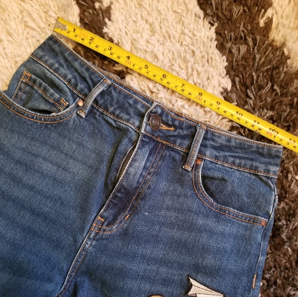 Adorable Pacsun retro patch jeans - Picture 2 of 5